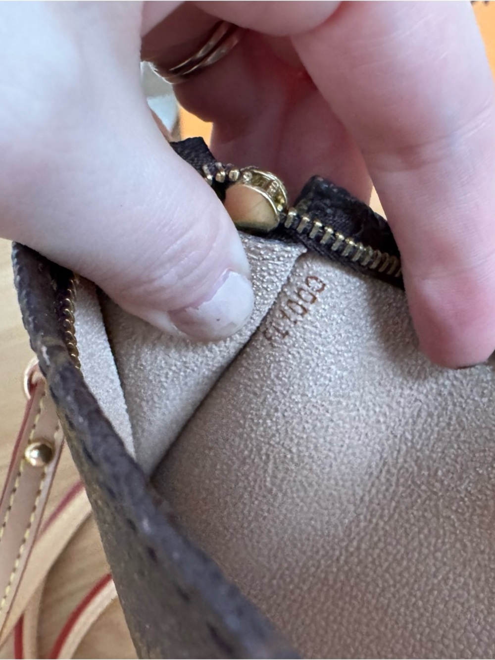 ✅AUTHENTIC✅LOUIS VUITTON CROSSBODY CLUTCH - Picture 9 of 12